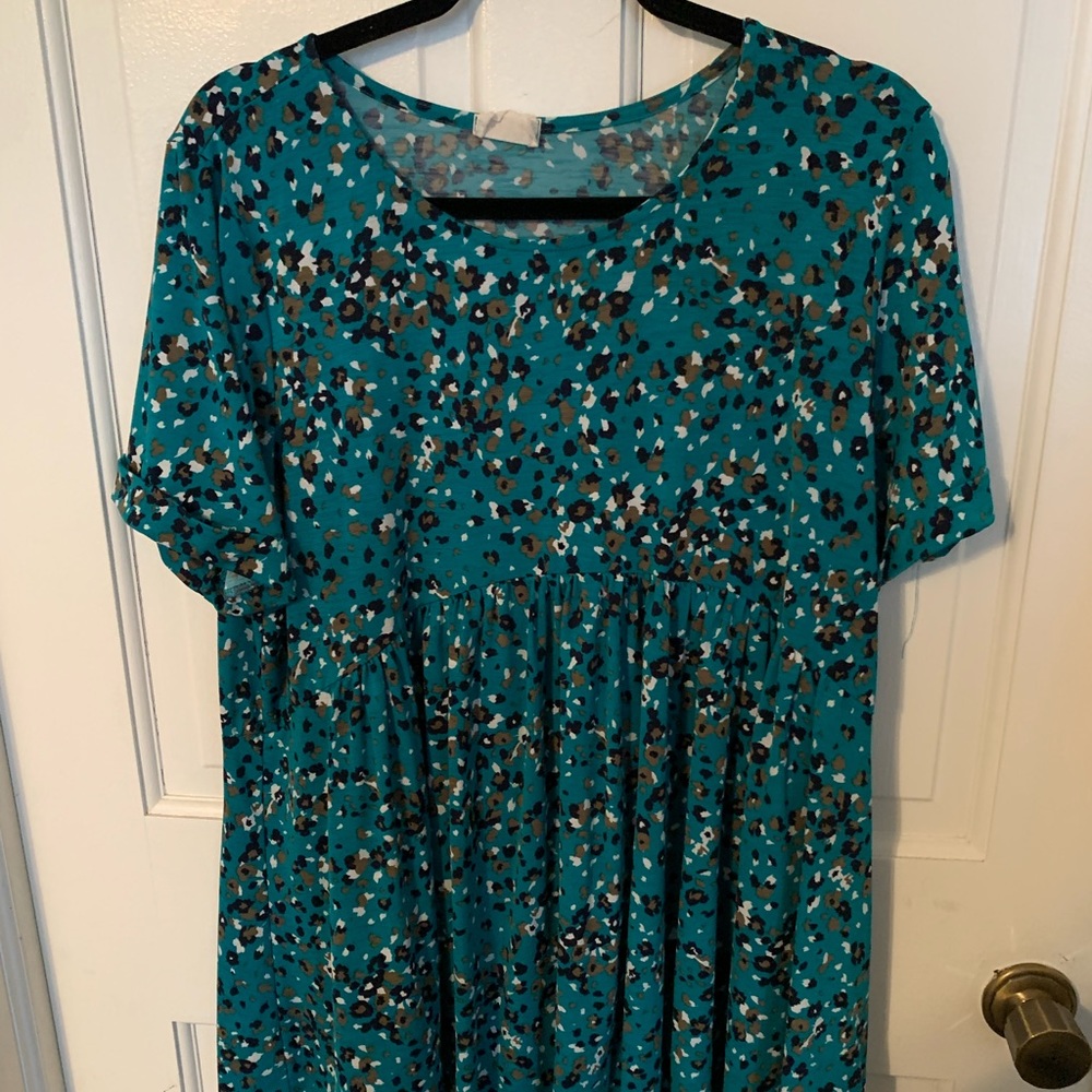 Size 3x Babydoll top with cuff sleeve